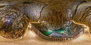 Cuevas de Skocjan y Trieste